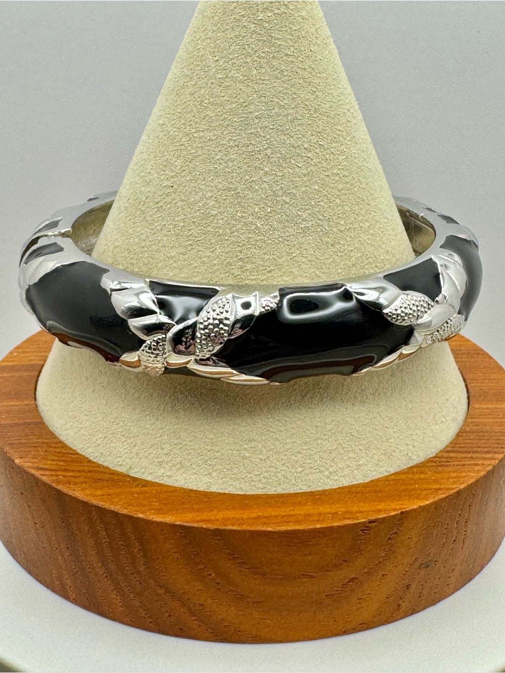 Black and Silver Enamel With Rope Design Women's Bangle Bracelet NWOT